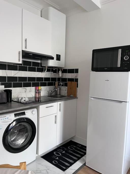 Appartement T2 Aux Portes De Paris Asnières Esterno foto